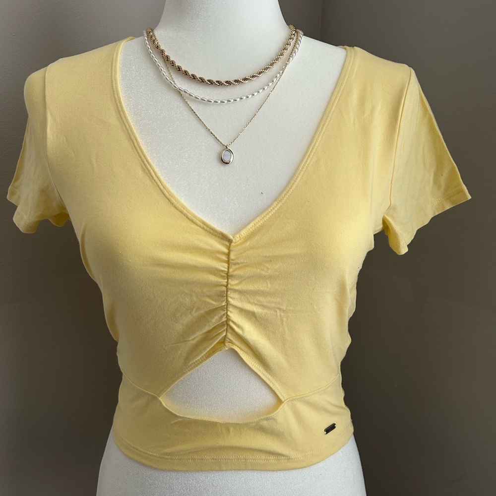 NWT Hollister cut out top medium yellow